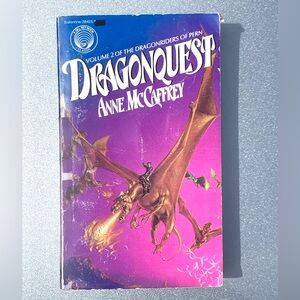Dragonquest by Anne McCaffrey Drangonriders Of Pern Book 2 Sci-fi Fantasy Classi